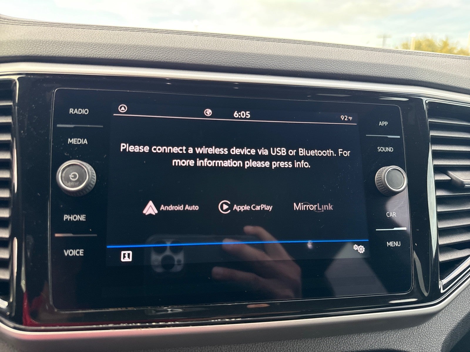 2023 Volkswagen Atlas Cross Sport 3.6L V6 SE w/Technology FWD