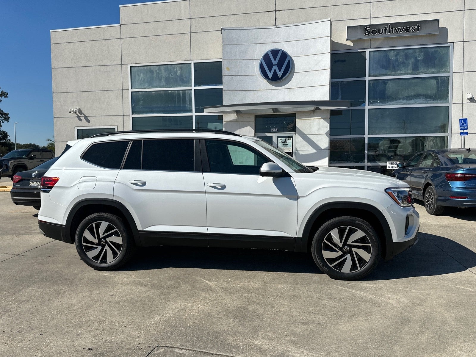 2026 Volkswagen Atlas 2.0T SE w/Technology FWD