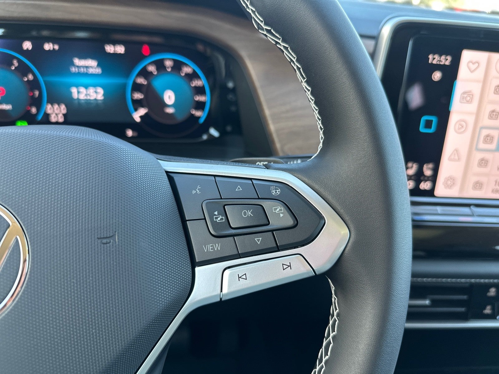 2026 Volkswagen Atlas 2.0T SE w/Technology FWD