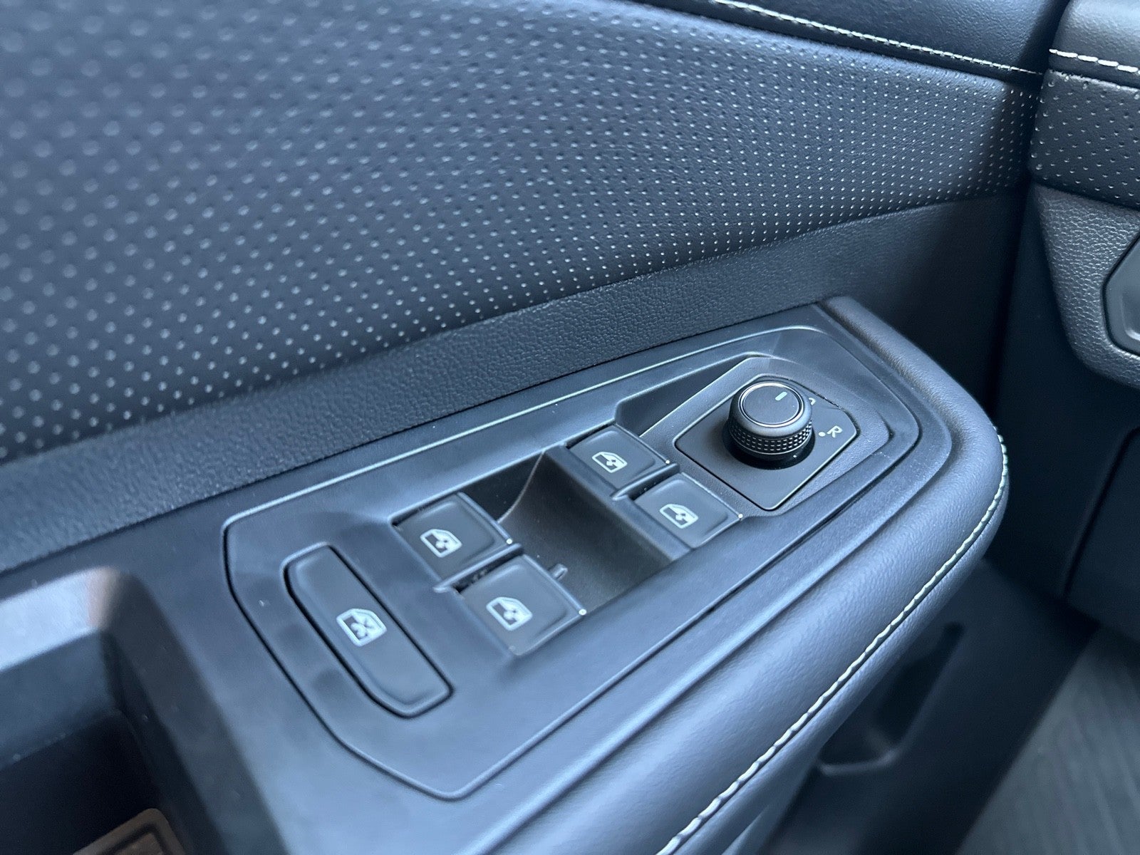 2026 Volkswagen Atlas 2.0T SE w/Technology FWD