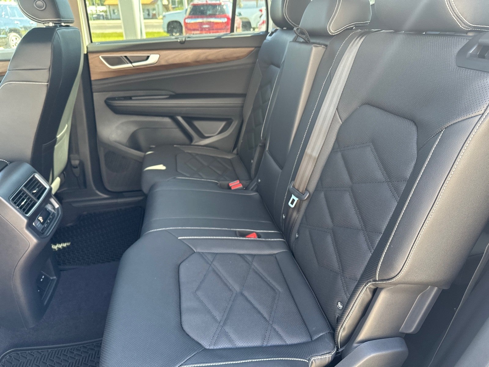 2026 Volkswagen Atlas 2.0T SE w/Technology FWD