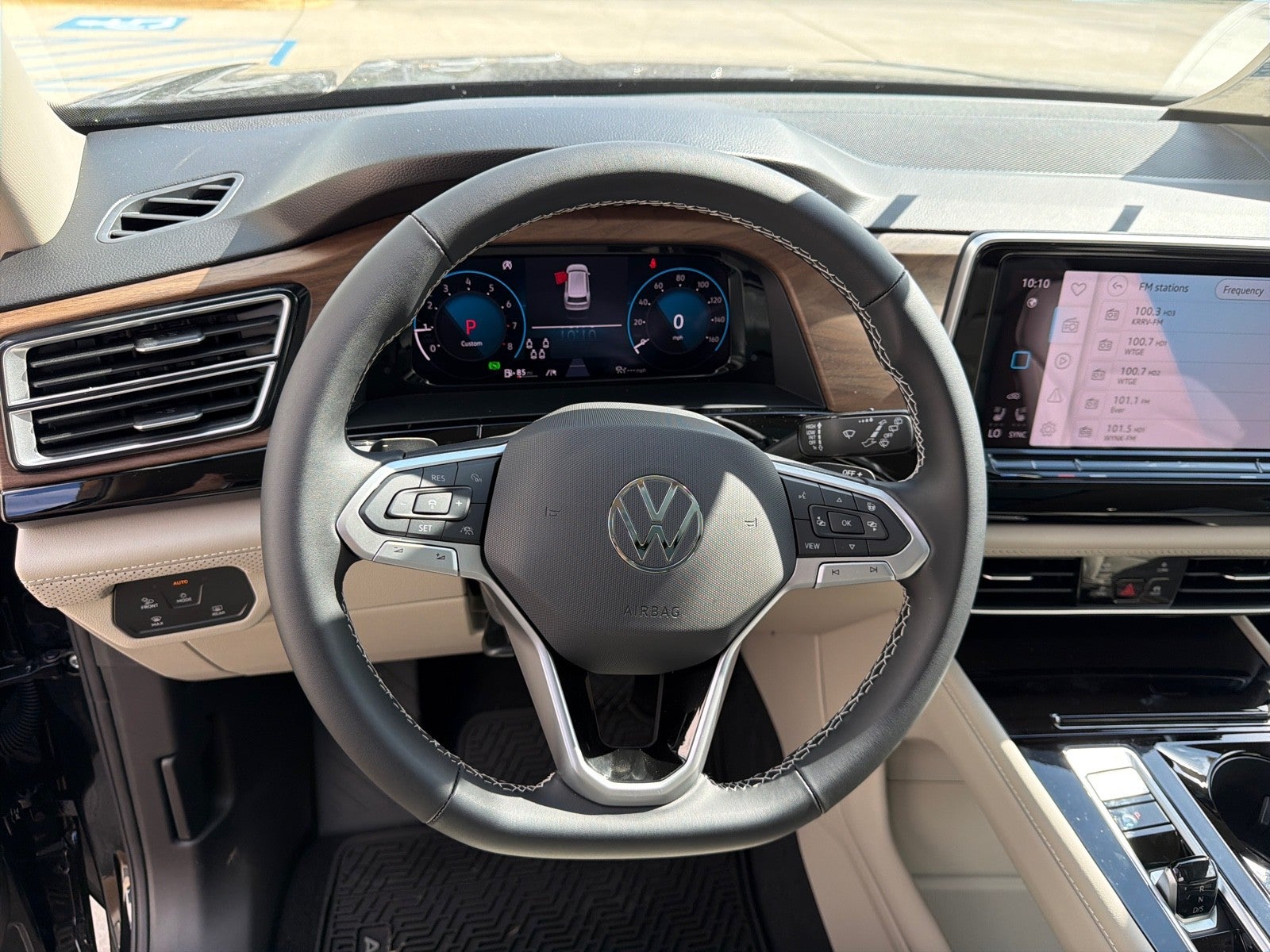 2026 Volkswagen Atlas 2.0T SE w/Technology FWD