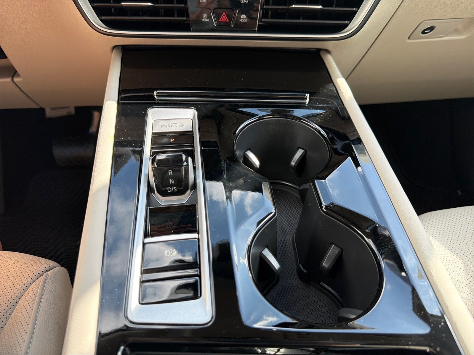 2026 Volkswagen Atlas 2.0T SE w/Technology FWD