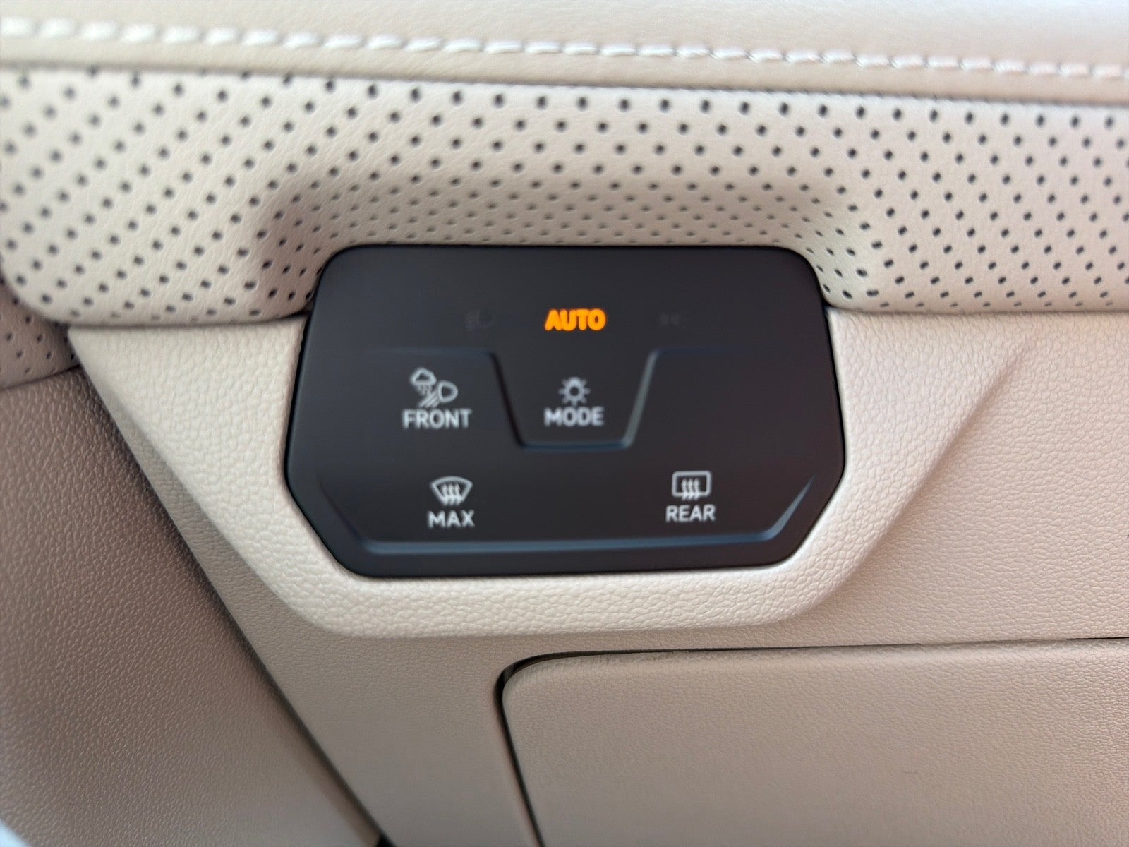 2026 Volkswagen Atlas 2.0T SE w/Technology FWD