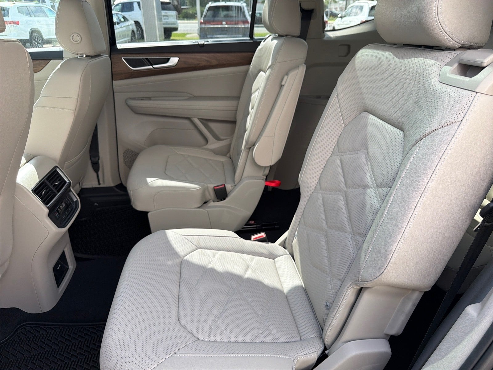 2026 Volkswagen Atlas 2.0T SE w/Technology FWD