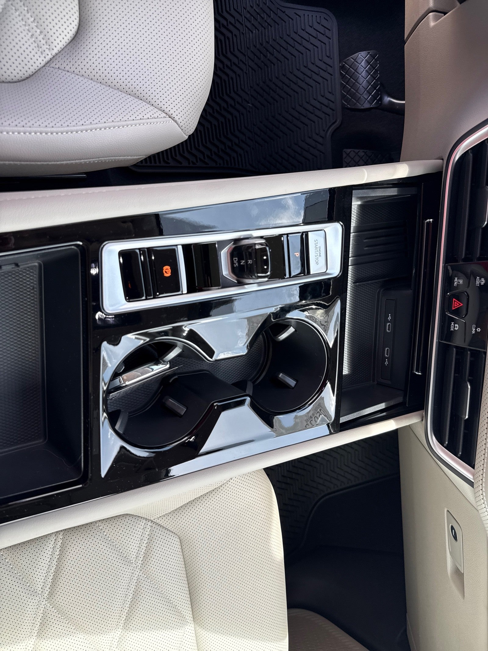 2026 Volkswagen Atlas 2.0T SE w/Technology FWD