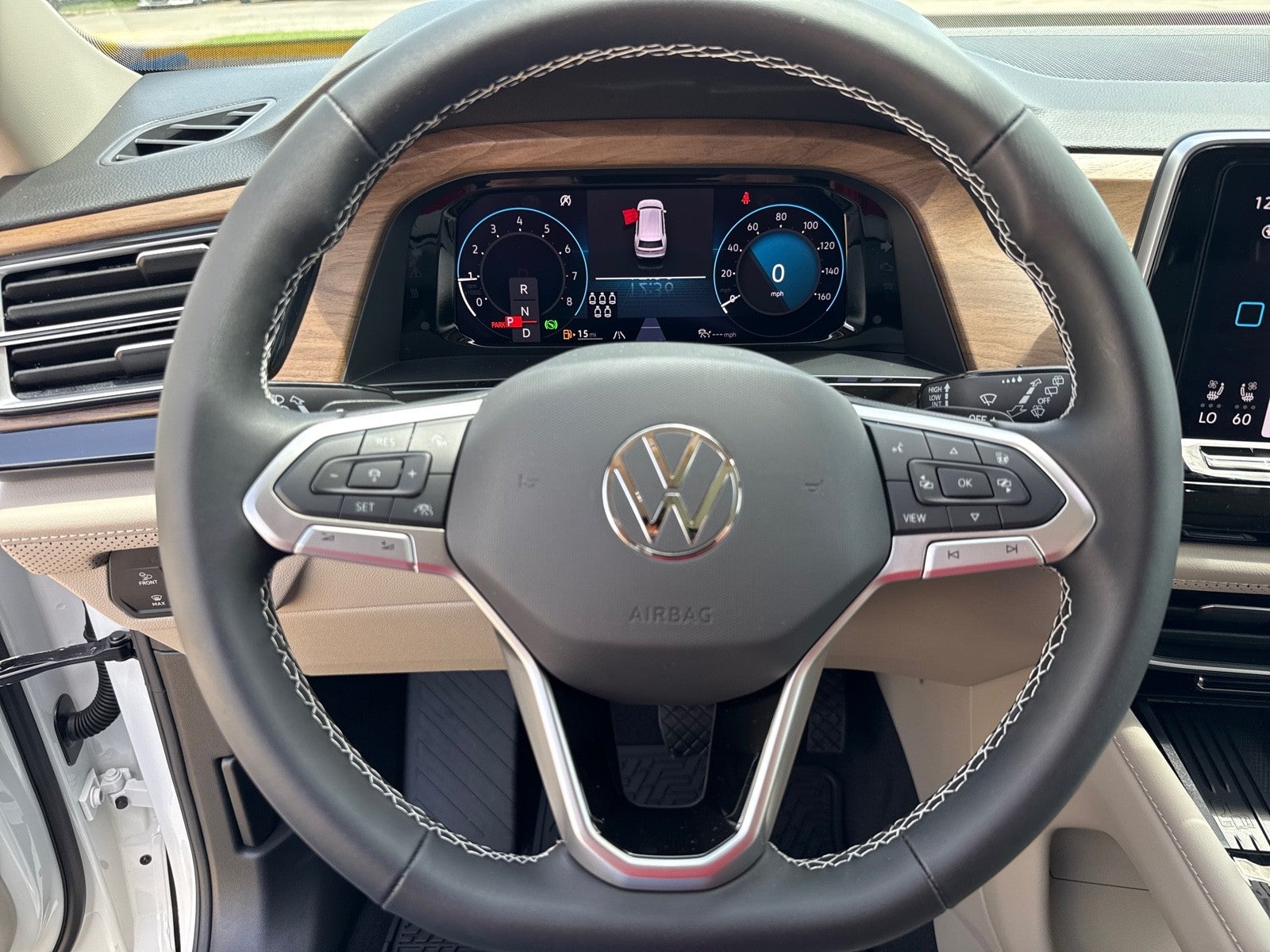 2026 Volkswagen Atlas 2.0T SE w/Technology FWD