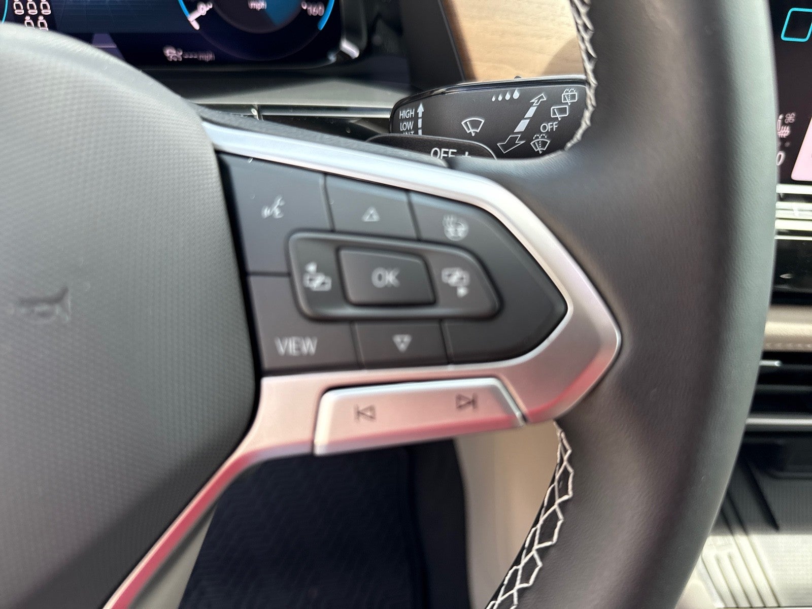 2026 Volkswagen Atlas 2.0T SE w/Technology FWD