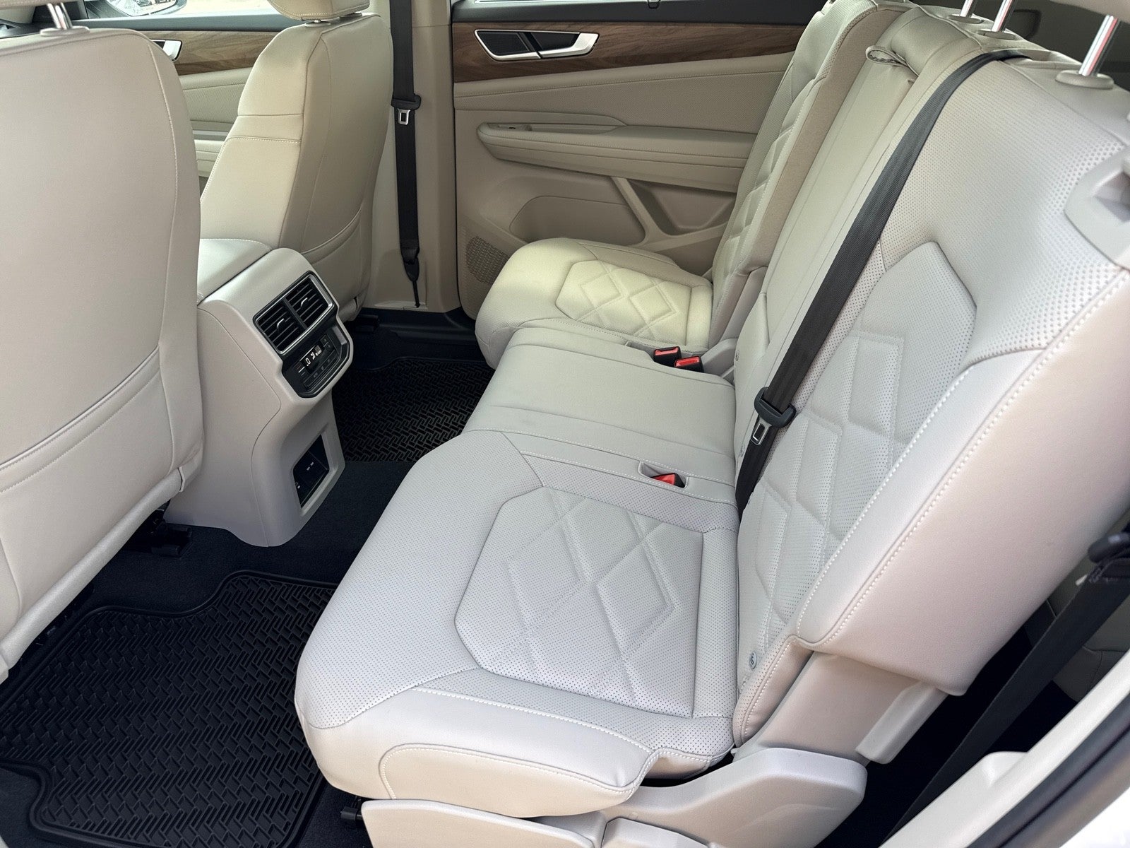 2026 Volkswagen Atlas 2.0T SE w/Technology FWD