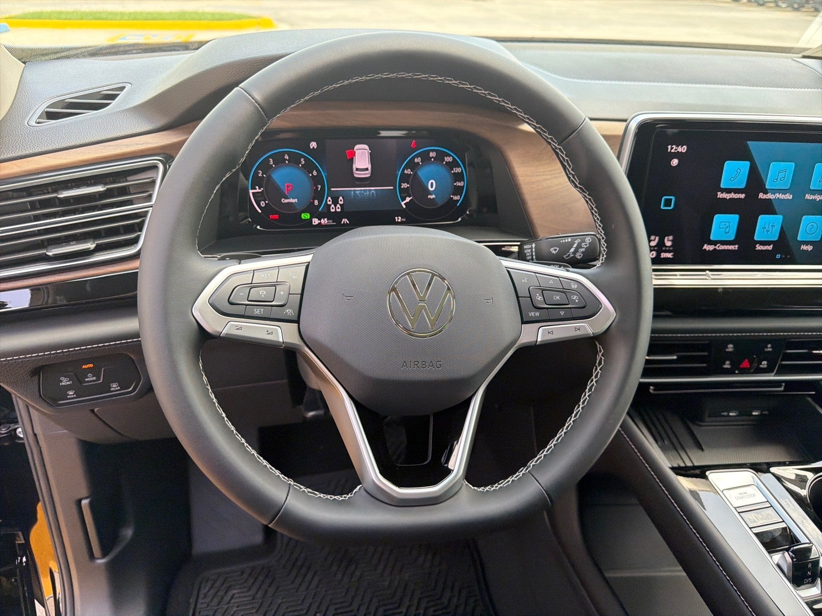 2026 Volkswagen Atlas 2.0T SE w/Technology FWD