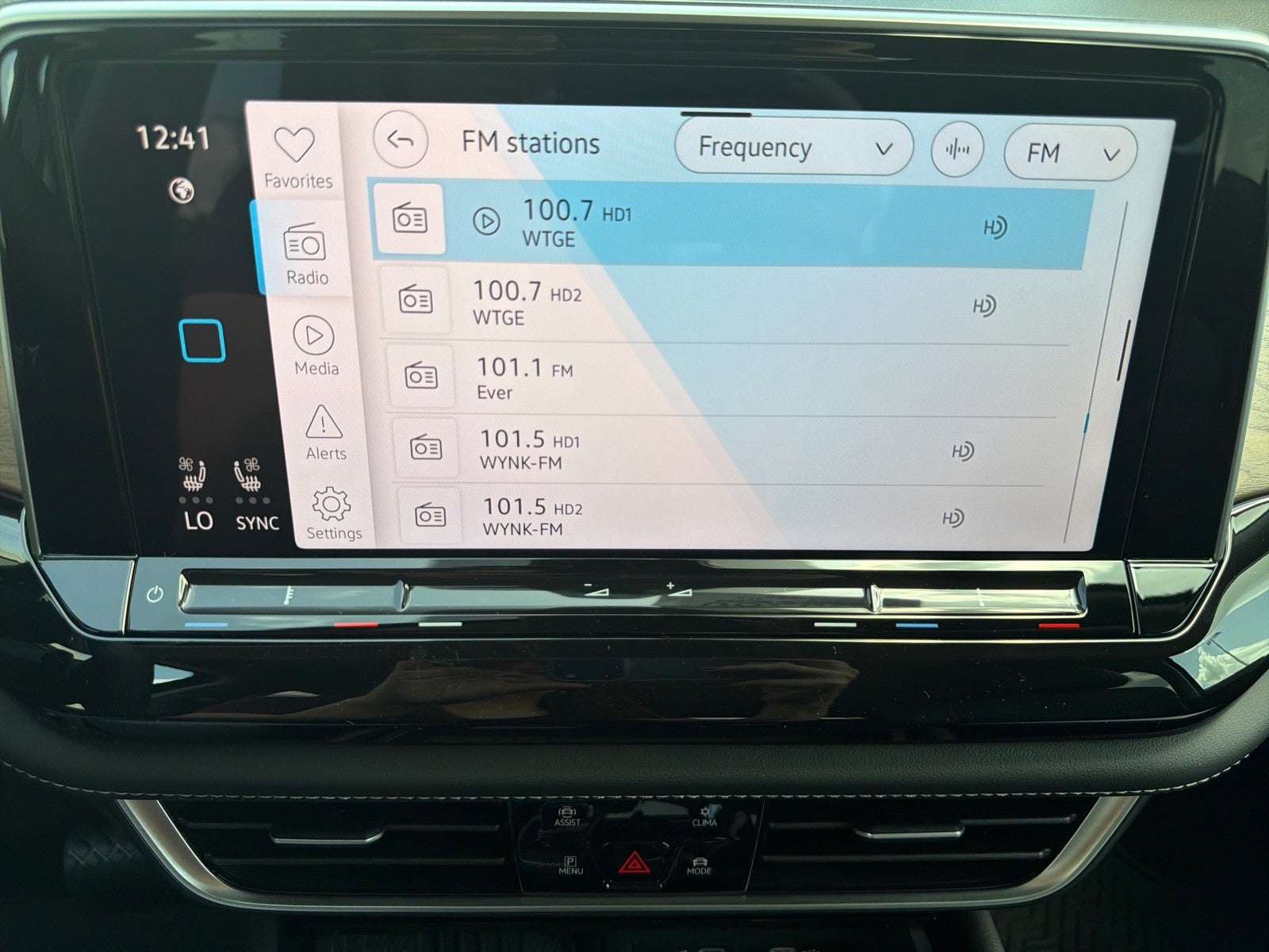 2026 Volkswagen Atlas 2.0T SE w/Technology FWD