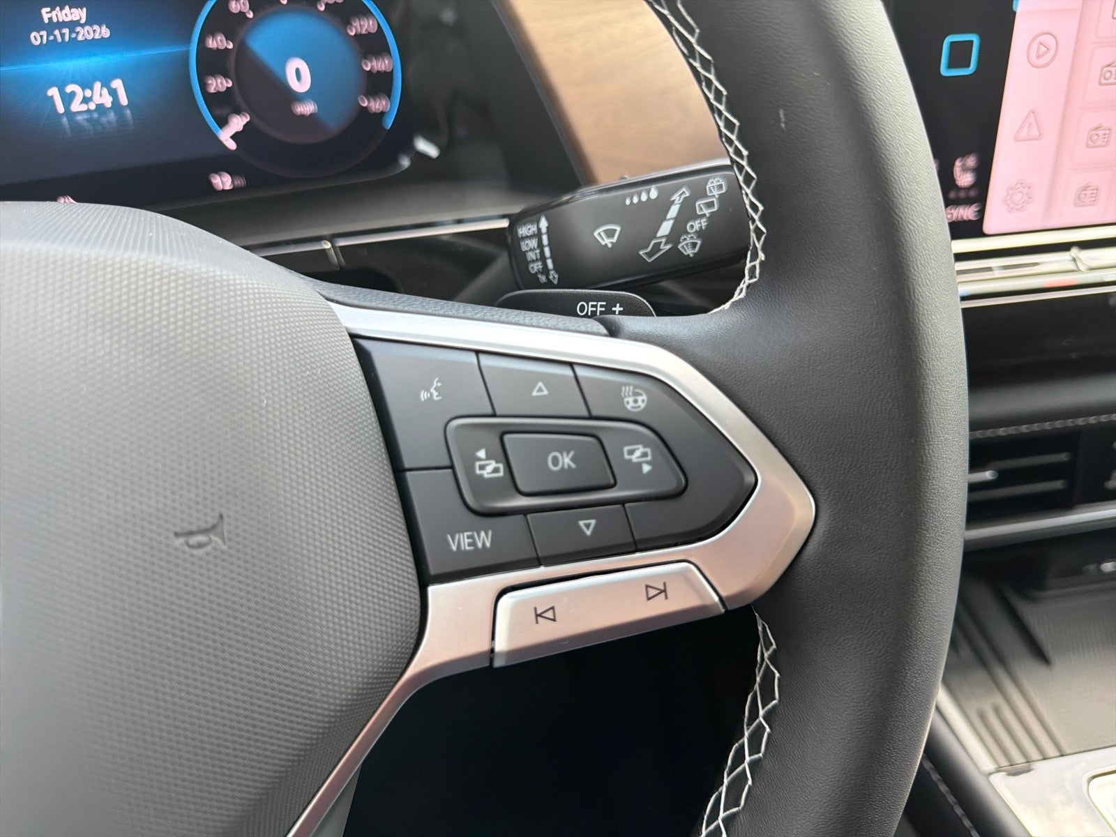 2026 Volkswagen Atlas 2.0T SE w/Technology FWD