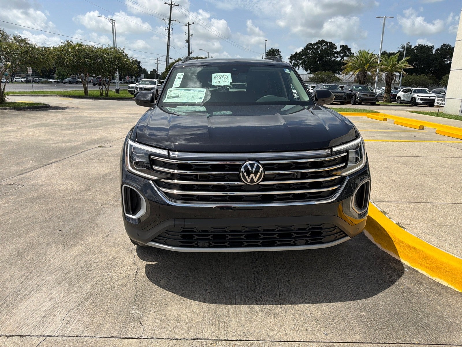 2026 Volkswagen Atlas 2.0T SE w/Technology FWD