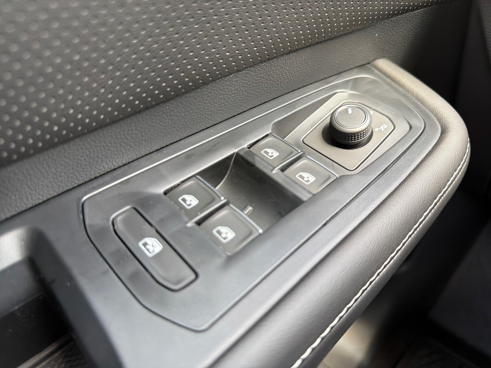 2026 Volkswagen Atlas 2.0T SE w/Technology FWD