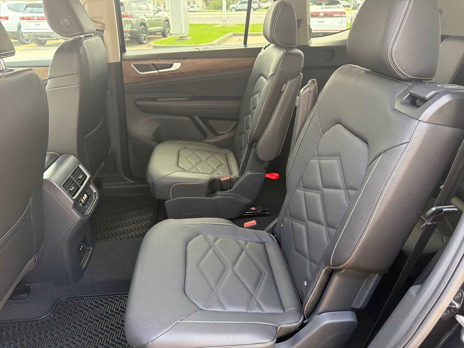 2026 Volkswagen Atlas 2.0T SE w/Technology FWD