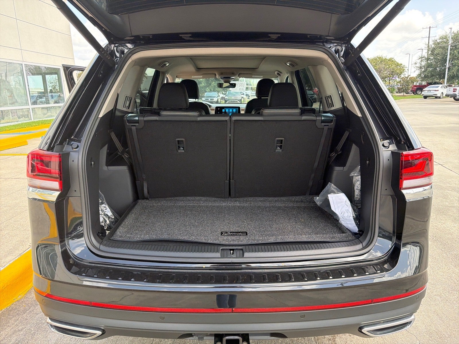 2026 Volkswagen Atlas 2.0T SE w/Technology FWD