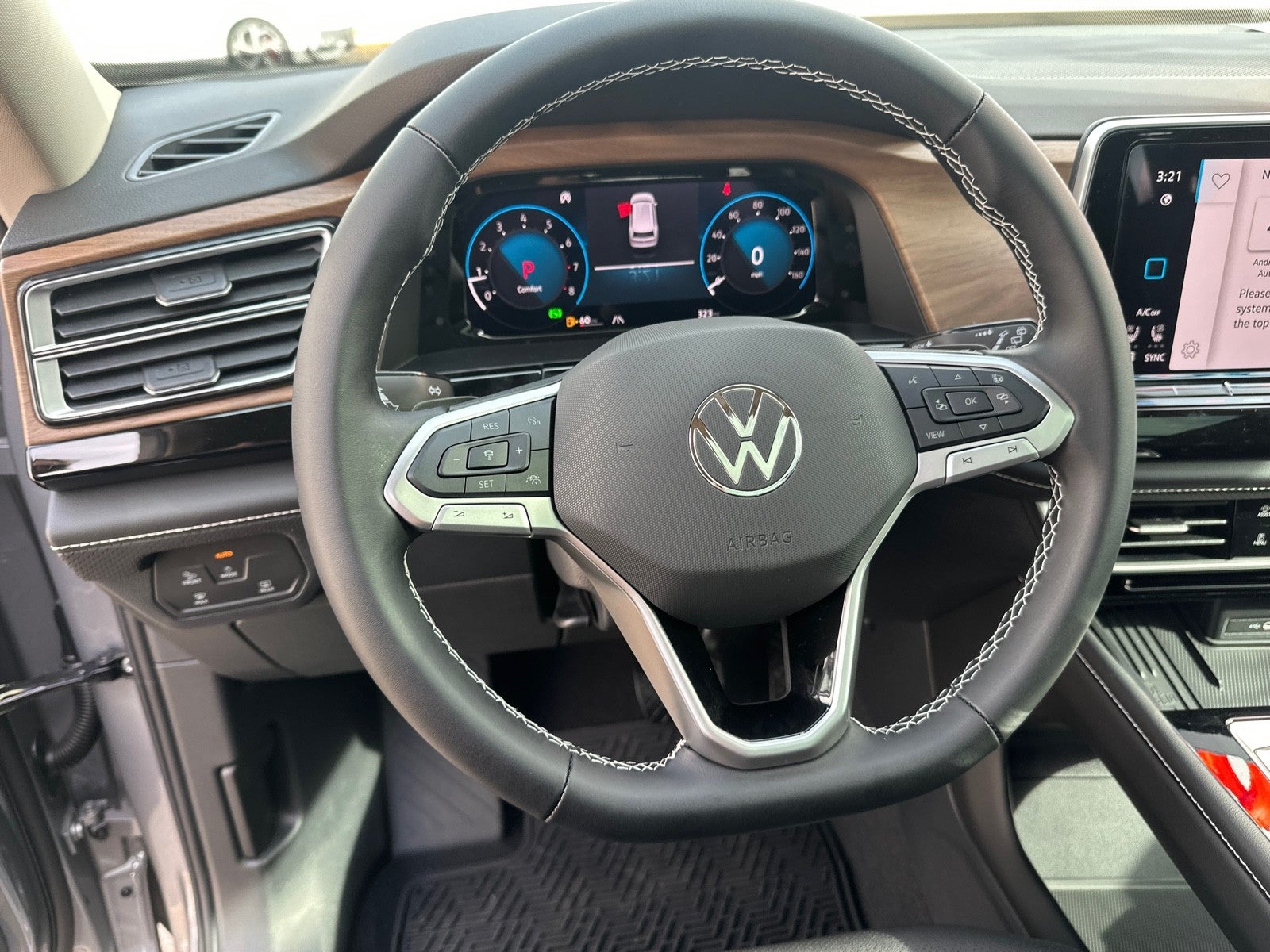 2026 Volkswagen Atlas 2.0T SE w/Technology FWD