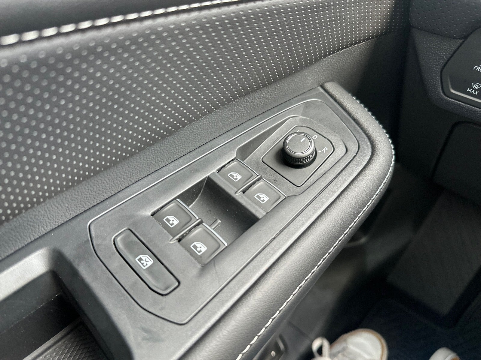 2026 Volkswagen Atlas 2.0T SE w/Technology FWD