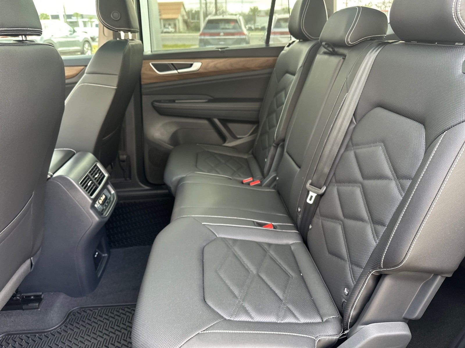 2026 Volkswagen Atlas 2.0T SE w/Technology FWD