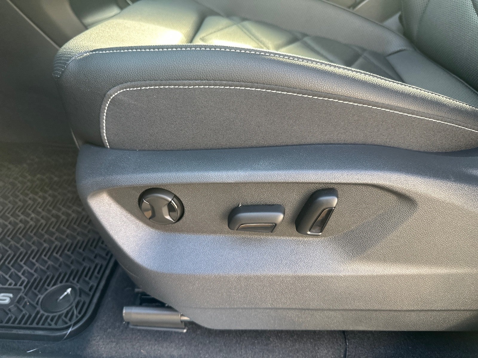 2026 Volkswagen Atlas 2.0T SE w/Technology FWD