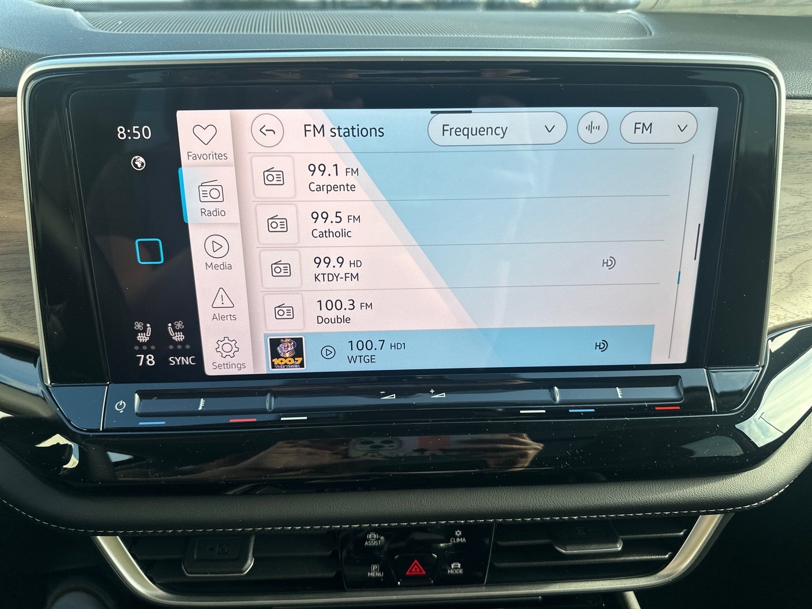 2026 Volkswagen Atlas 2.0T SE w/Technology FWD