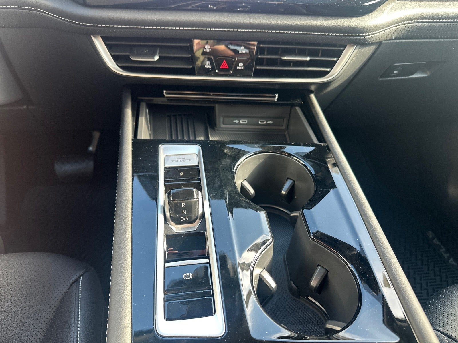 2026 Volkswagen Atlas 2.0T SE w/Technology FWD