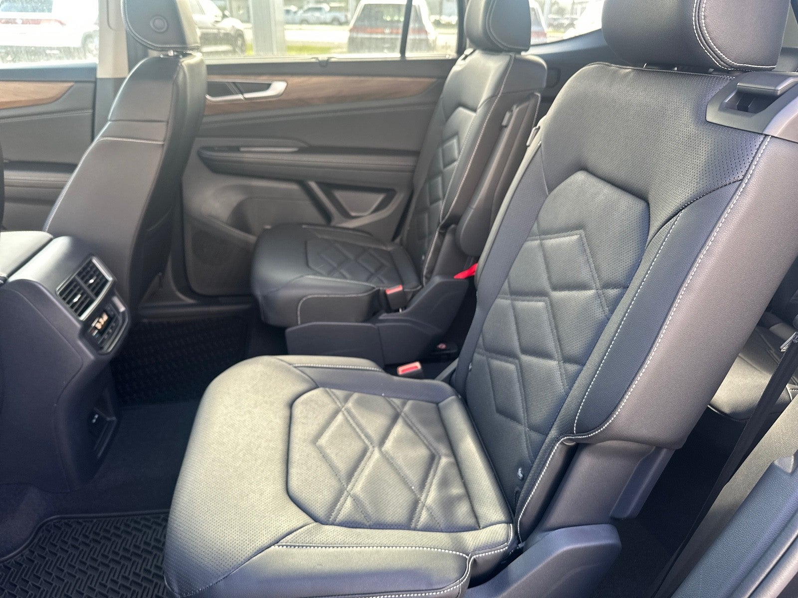 2026 Volkswagen Atlas 2.0T SE w/Technology FWD