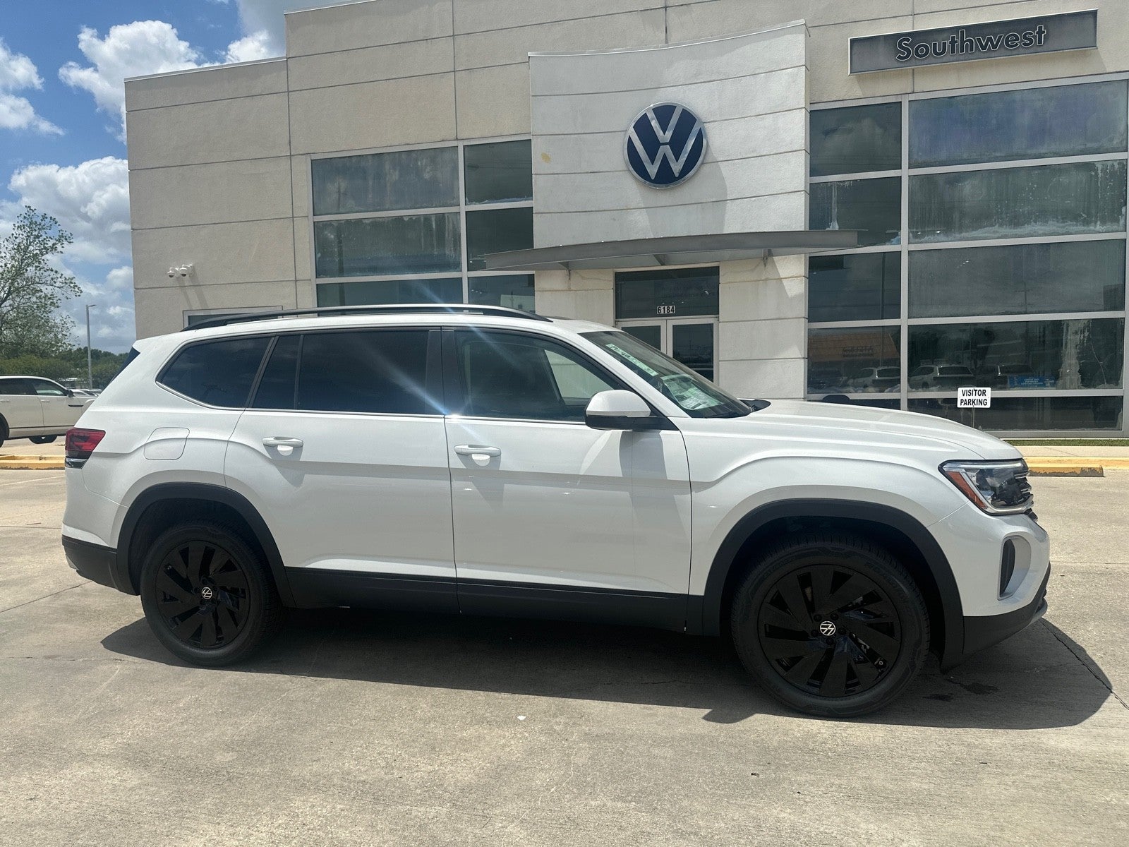 2026 Volkswagen Atlas 2.0T SE w/Technology FWD