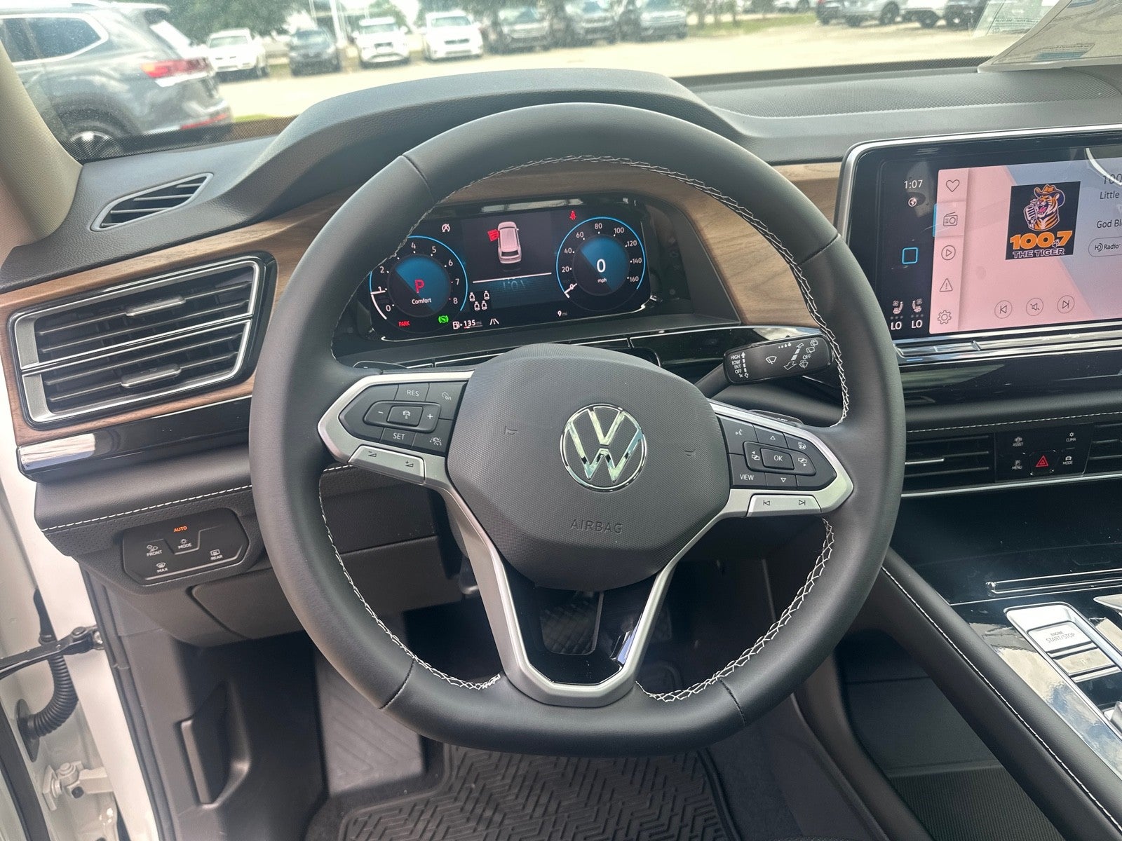 2026 Volkswagen Atlas 2.0T SE w/Technology FWD