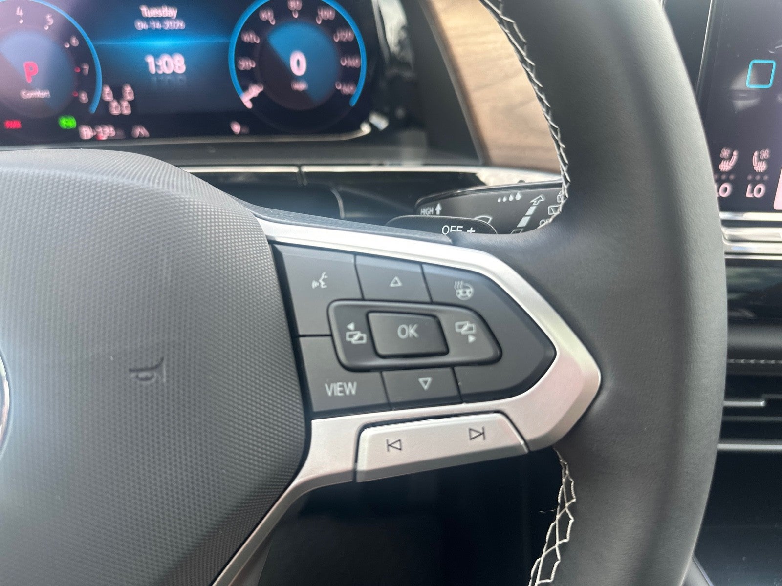 2026 Volkswagen Atlas 2.0T SE w/Technology FWD