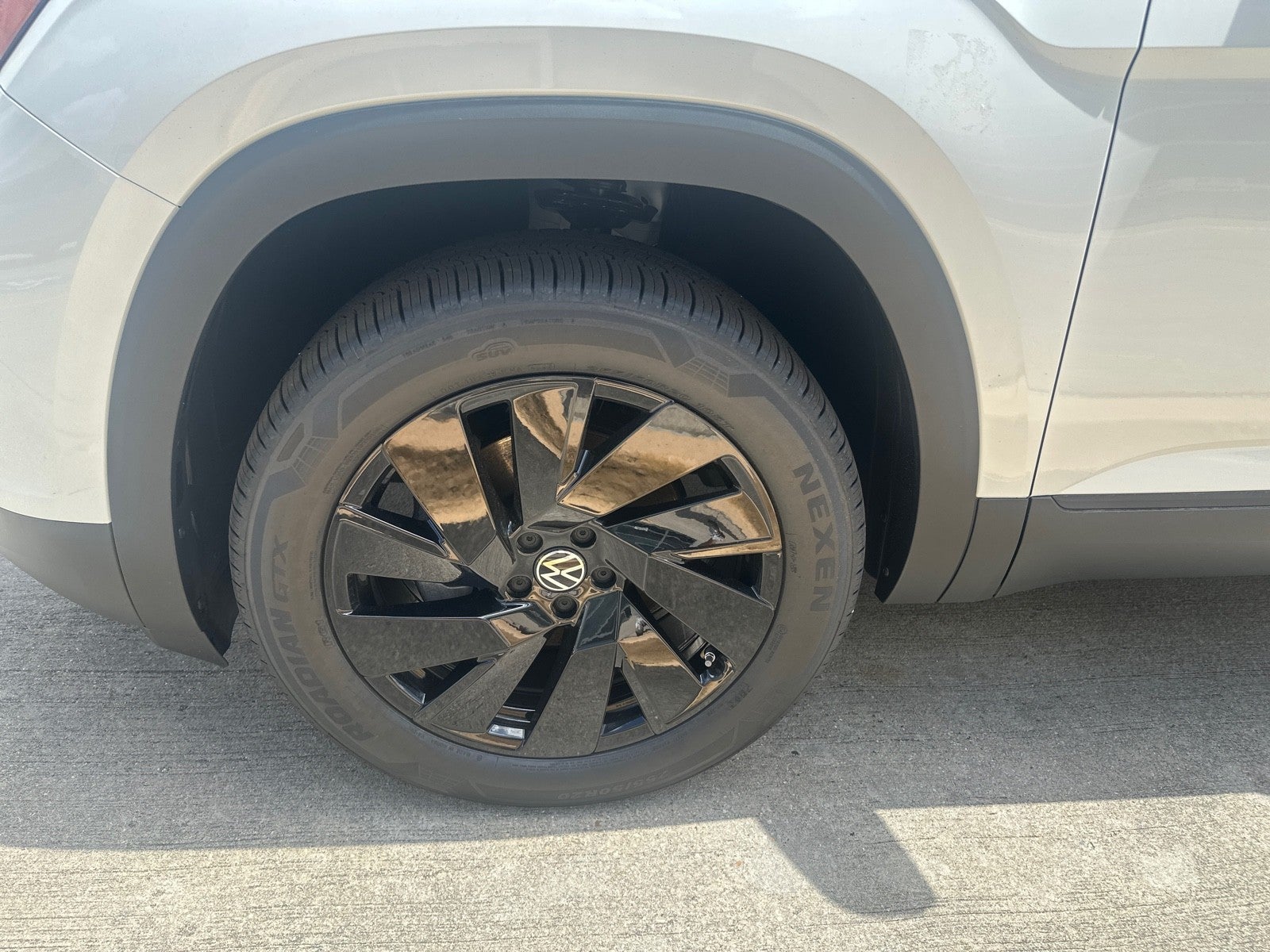 2026 Volkswagen Atlas 2.0T SE w/Technology FWD