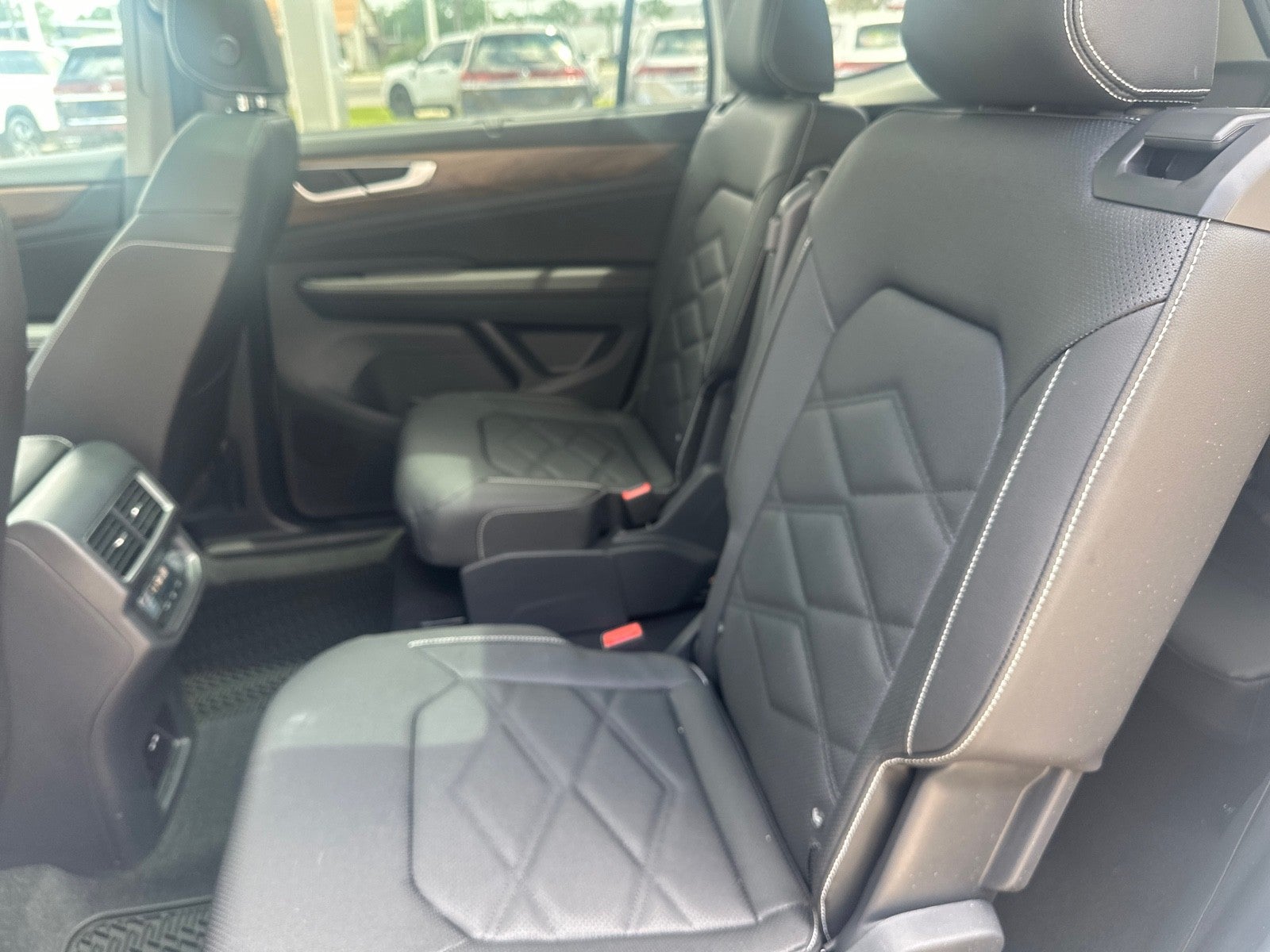 2026 Volkswagen Atlas 2.0T SE w/Technology FWD