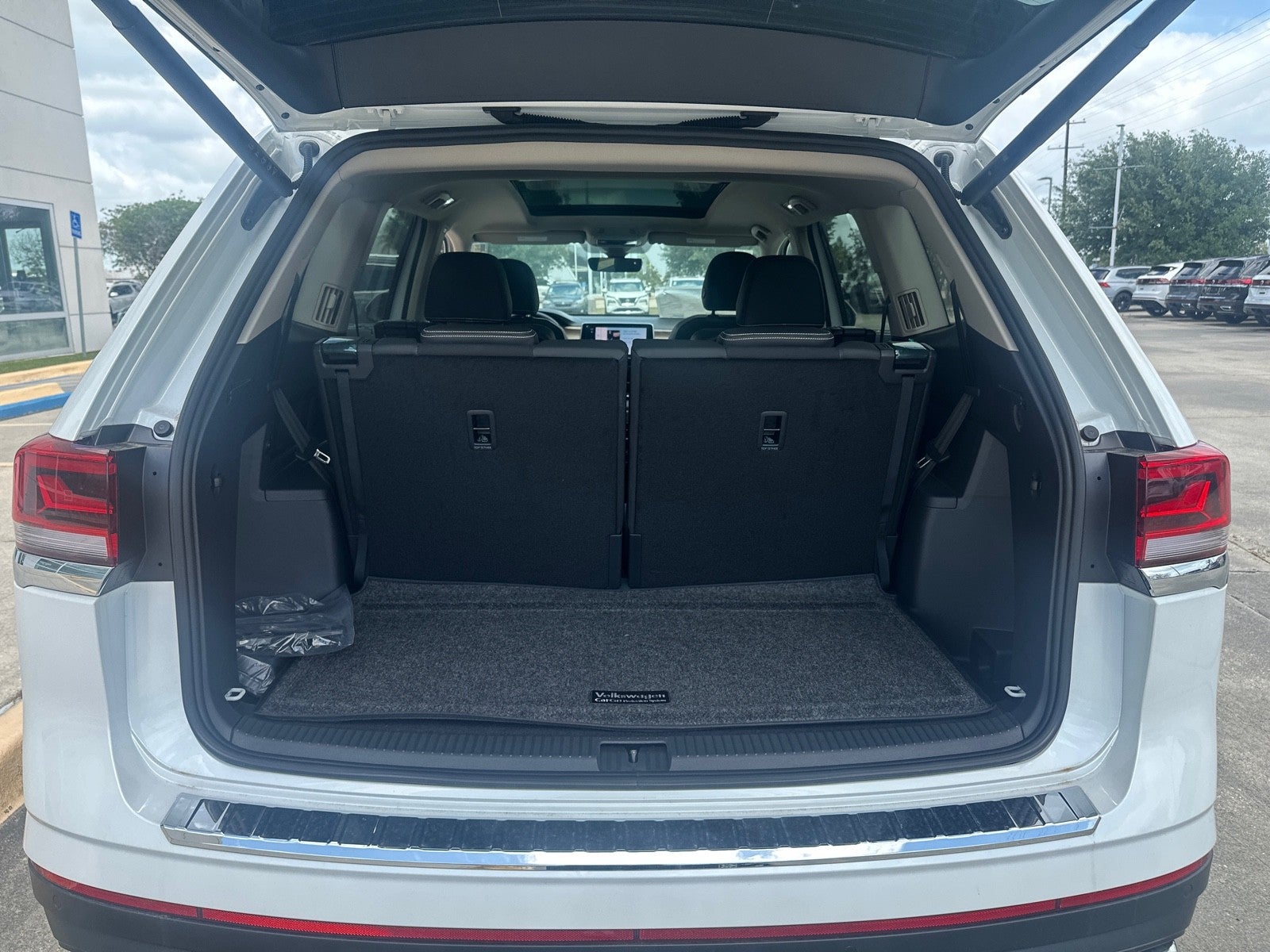 2026 Volkswagen Atlas 2.0T SE w/Technology FWD