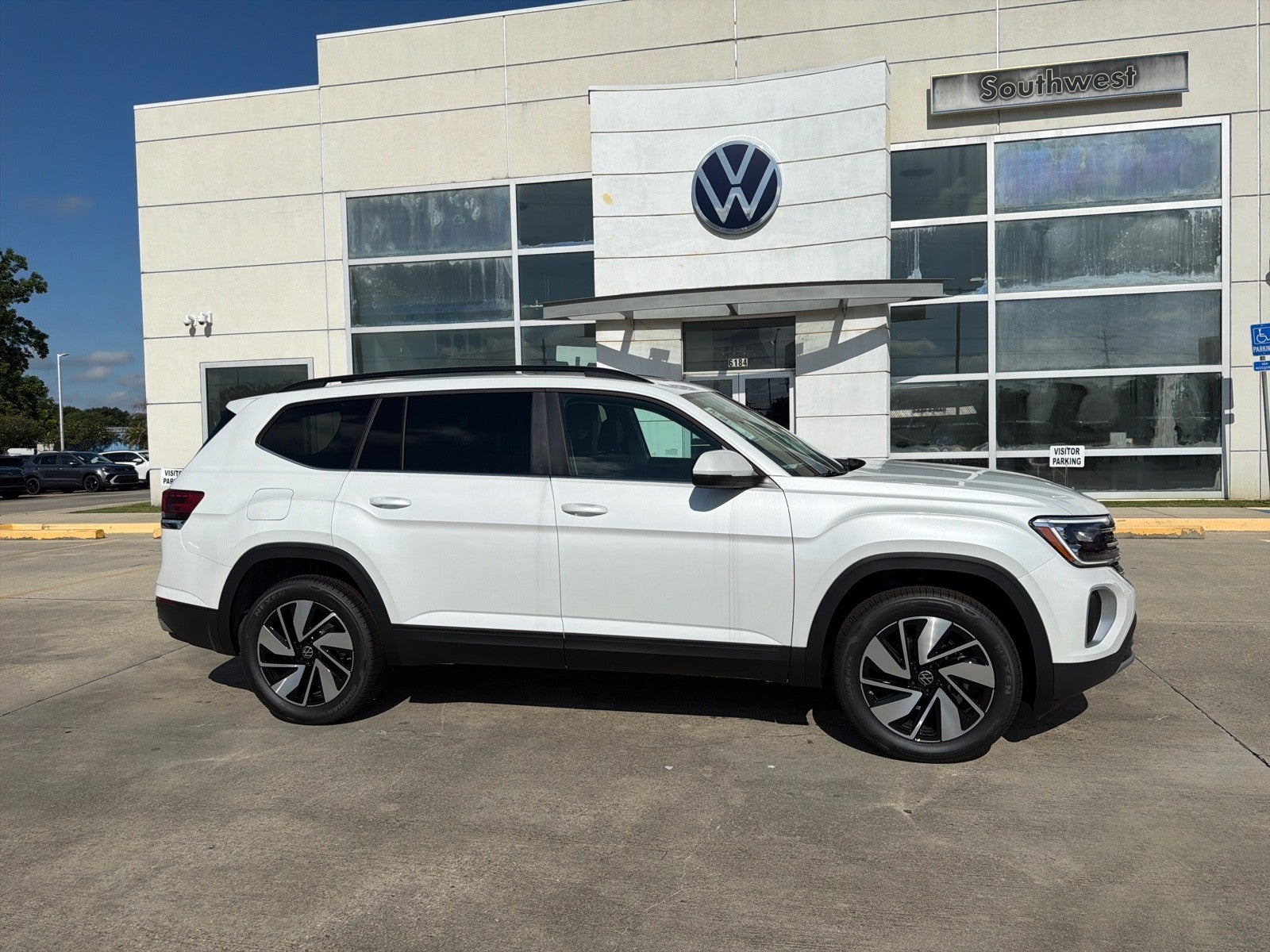 2026 Volkswagen Atlas 2.0T SE w/Technology FWD
