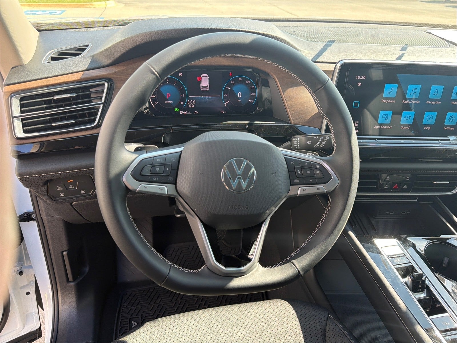 2026 Volkswagen Atlas 2.0T SE w/Technology FWD