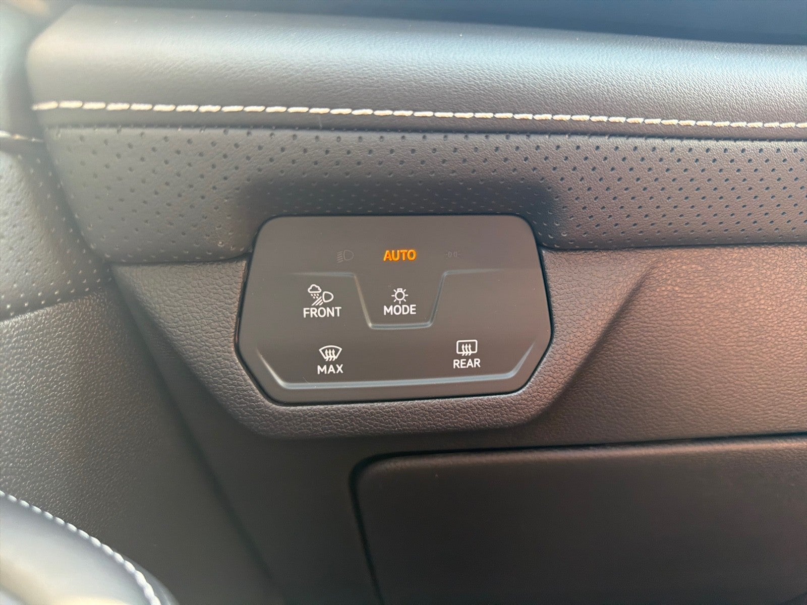 2026 Volkswagen Atlas 2.0T SE w/Technology FWD