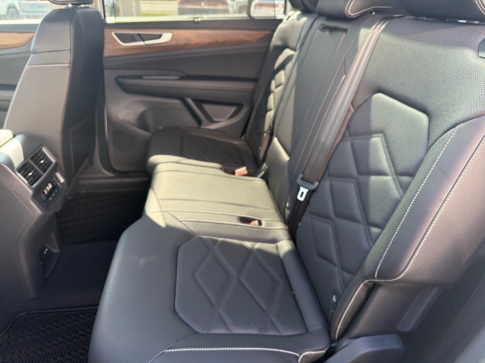 2026 Volkswagen Atlas 2.0T SE w/Technology FWD