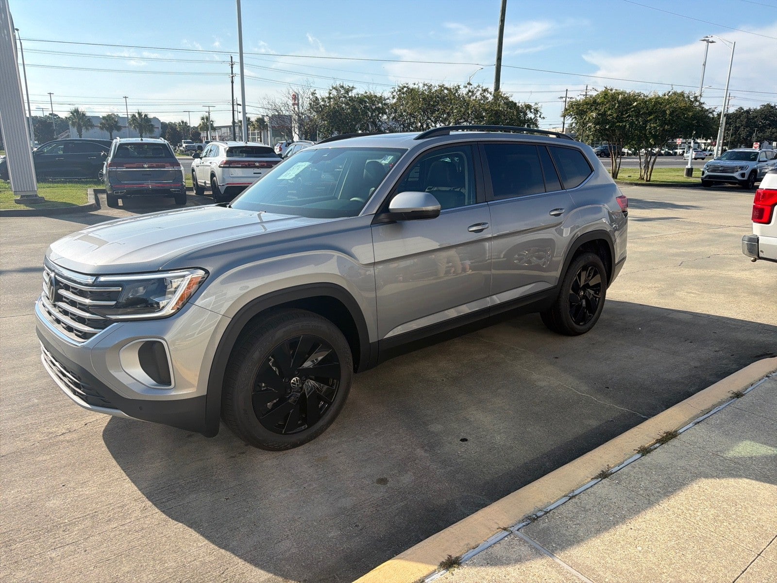 2026 Volkswagen Atlas 2.0T SE w/Technology FWD