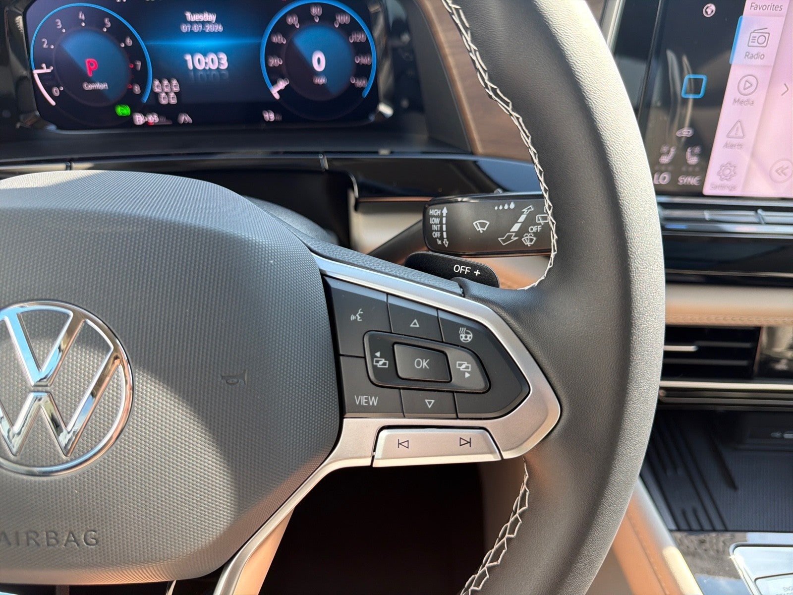 2026 Volkswagen Atlas 2.0T SE w/Technology FWD