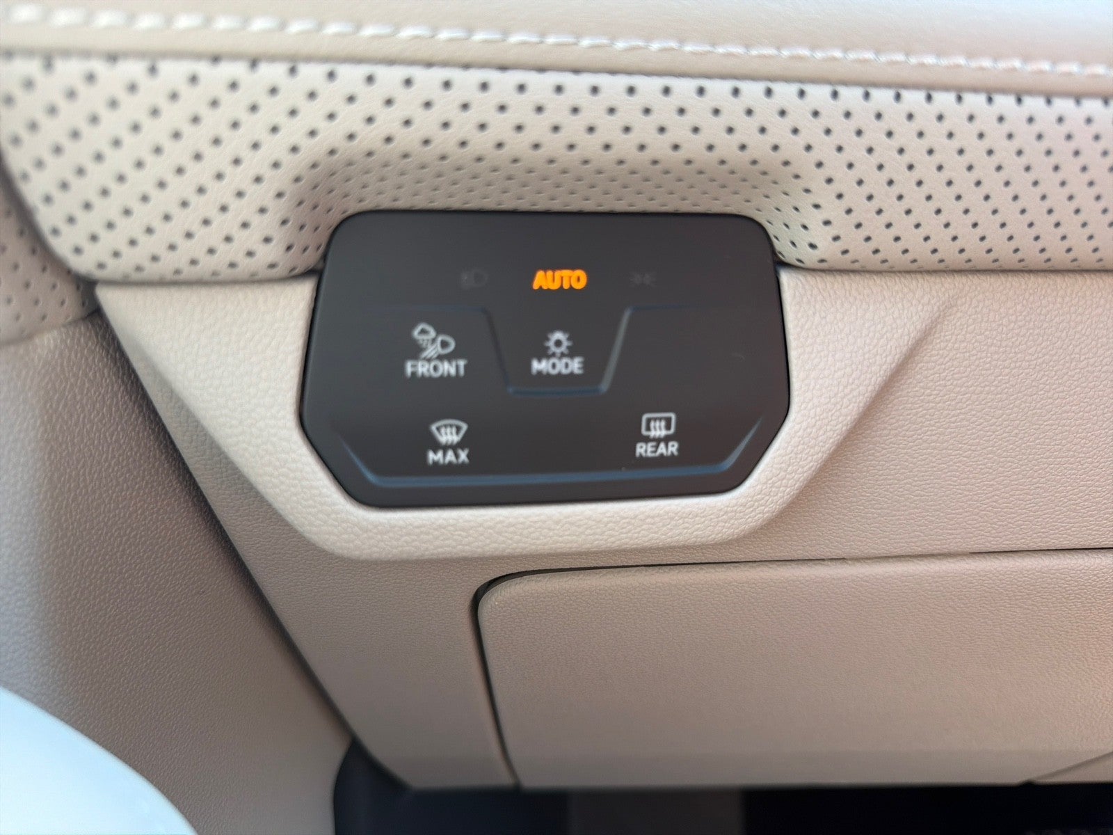 2026 Volkswagen Atlas 2.0T SE w/Technology FWD
