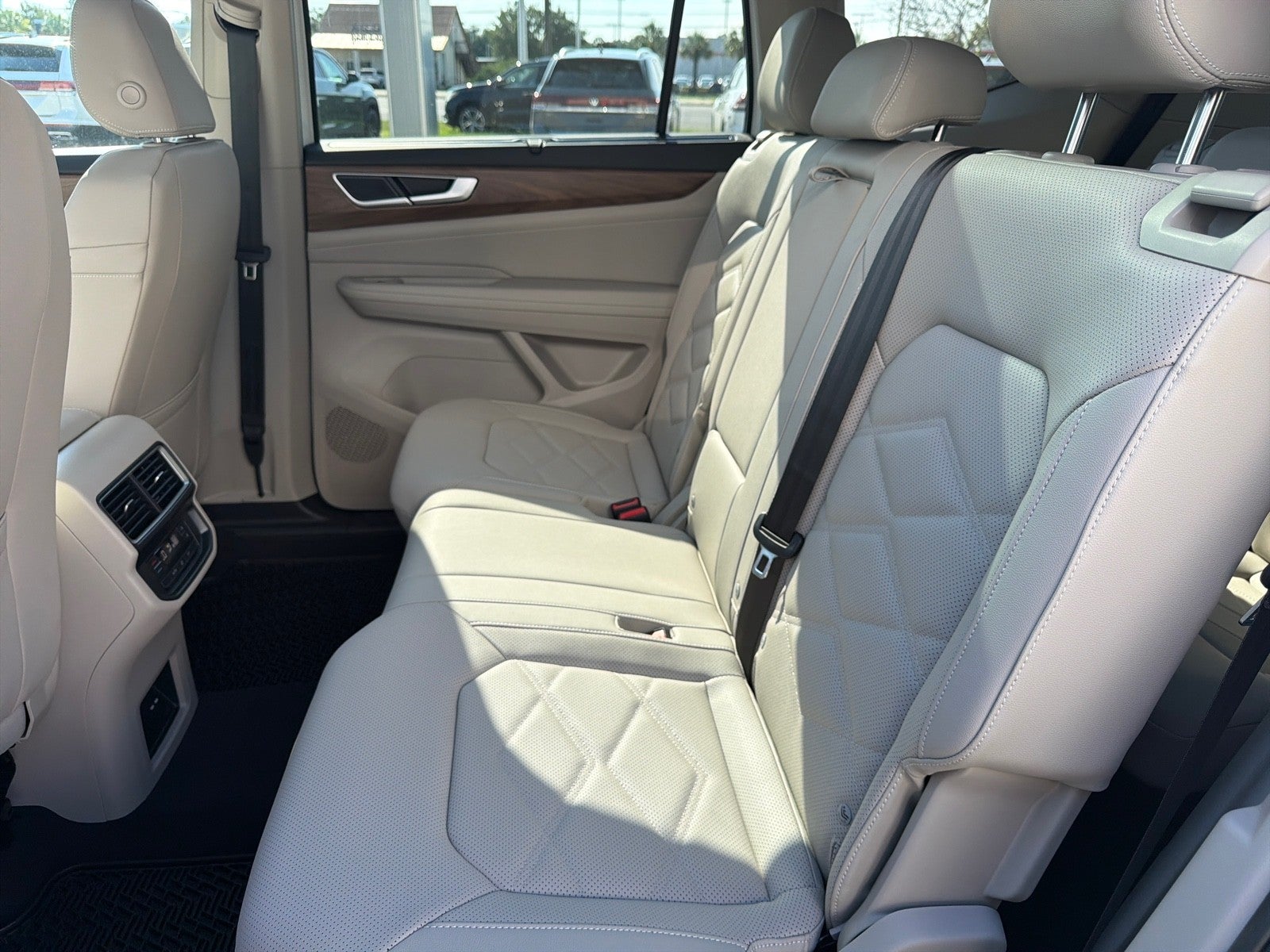 2026 Volkswagen Atlas 2.0T SE w/Technology FWD