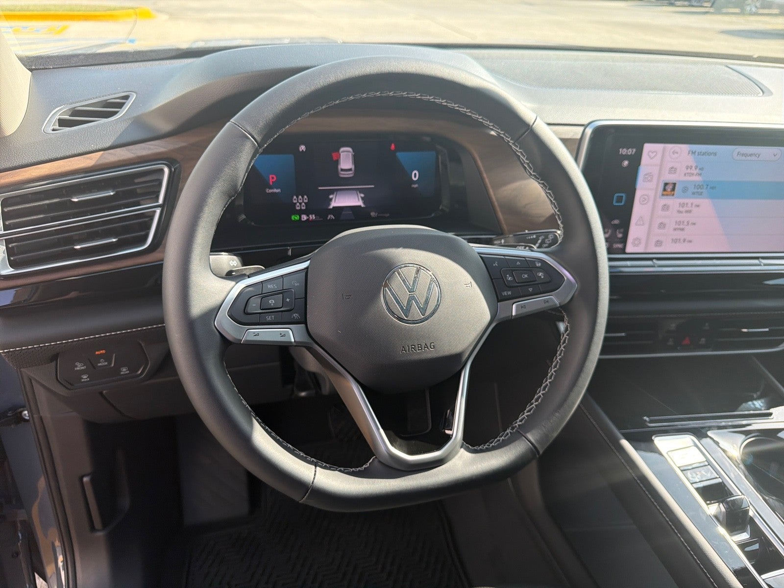 2026 Volkswagen Atlas 2.0T SE w/Technology FWD