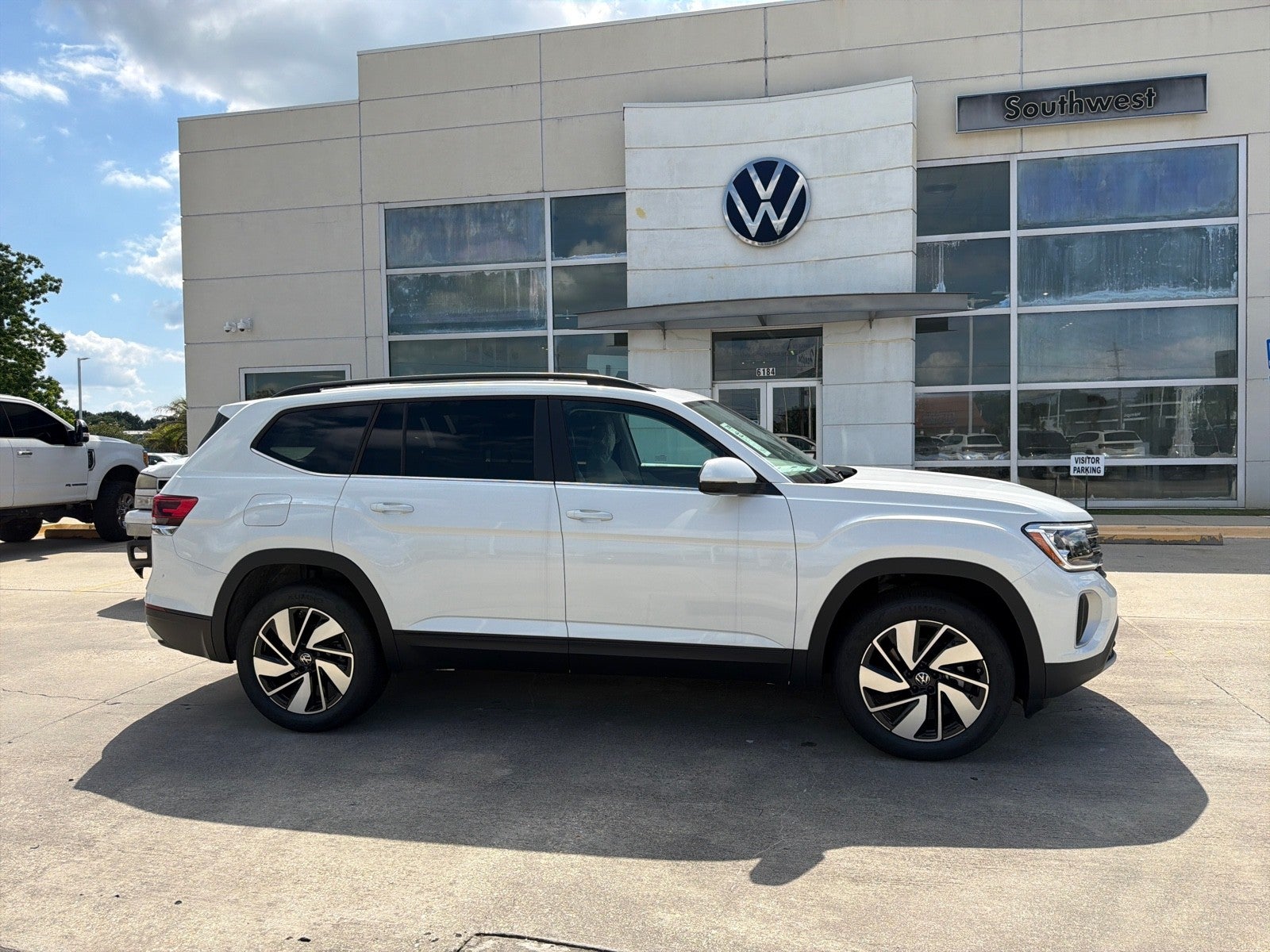 2026 Volkswagen Atlas 2.0T SE w/Technology FWD