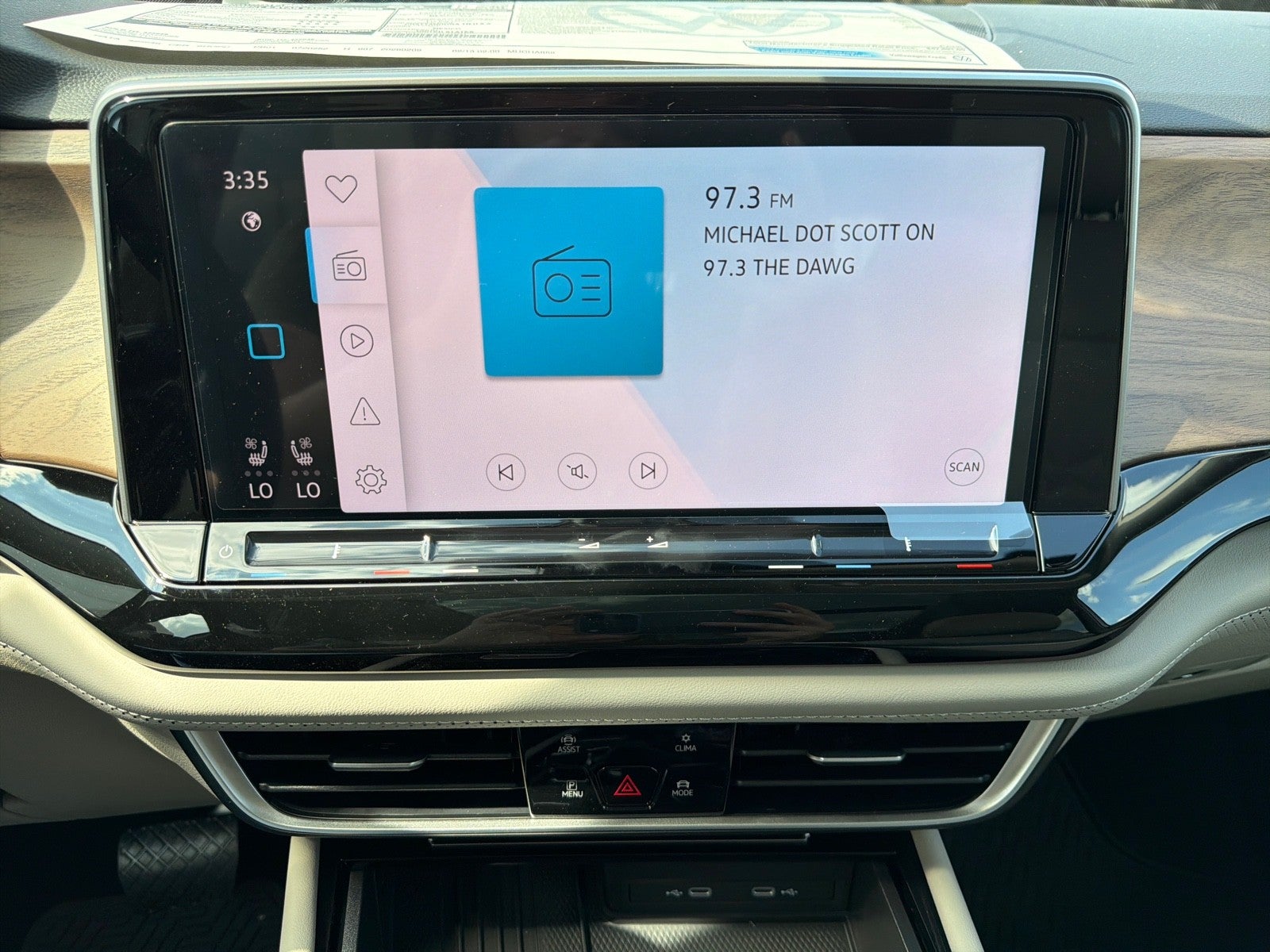 2026 Volkswagen Atlas 2.0T SE w/Technology FWD