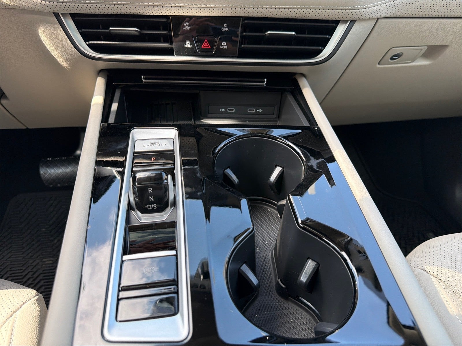 2026 Volkswagen Atlas 2.0T SE w/Technology FWD