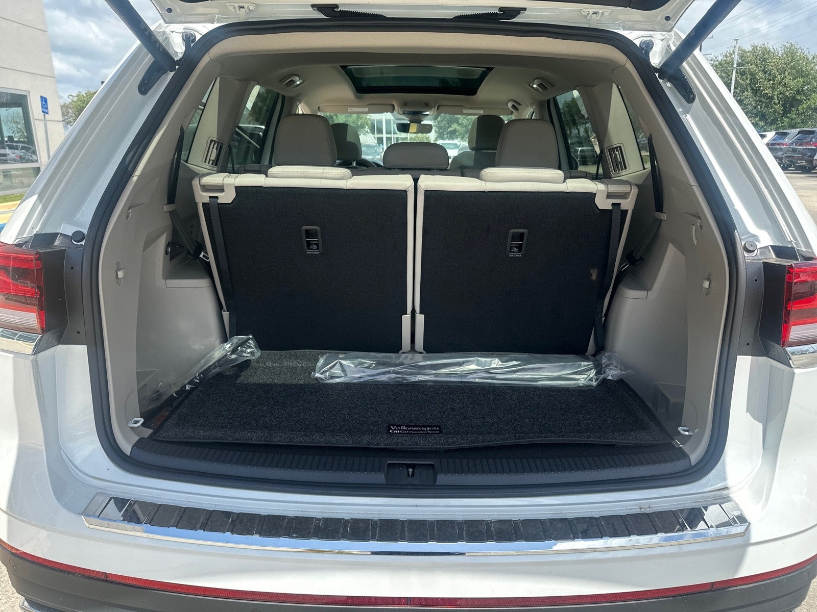2026 Volkswagen Atlas 2.0T SE w/Technology FWD