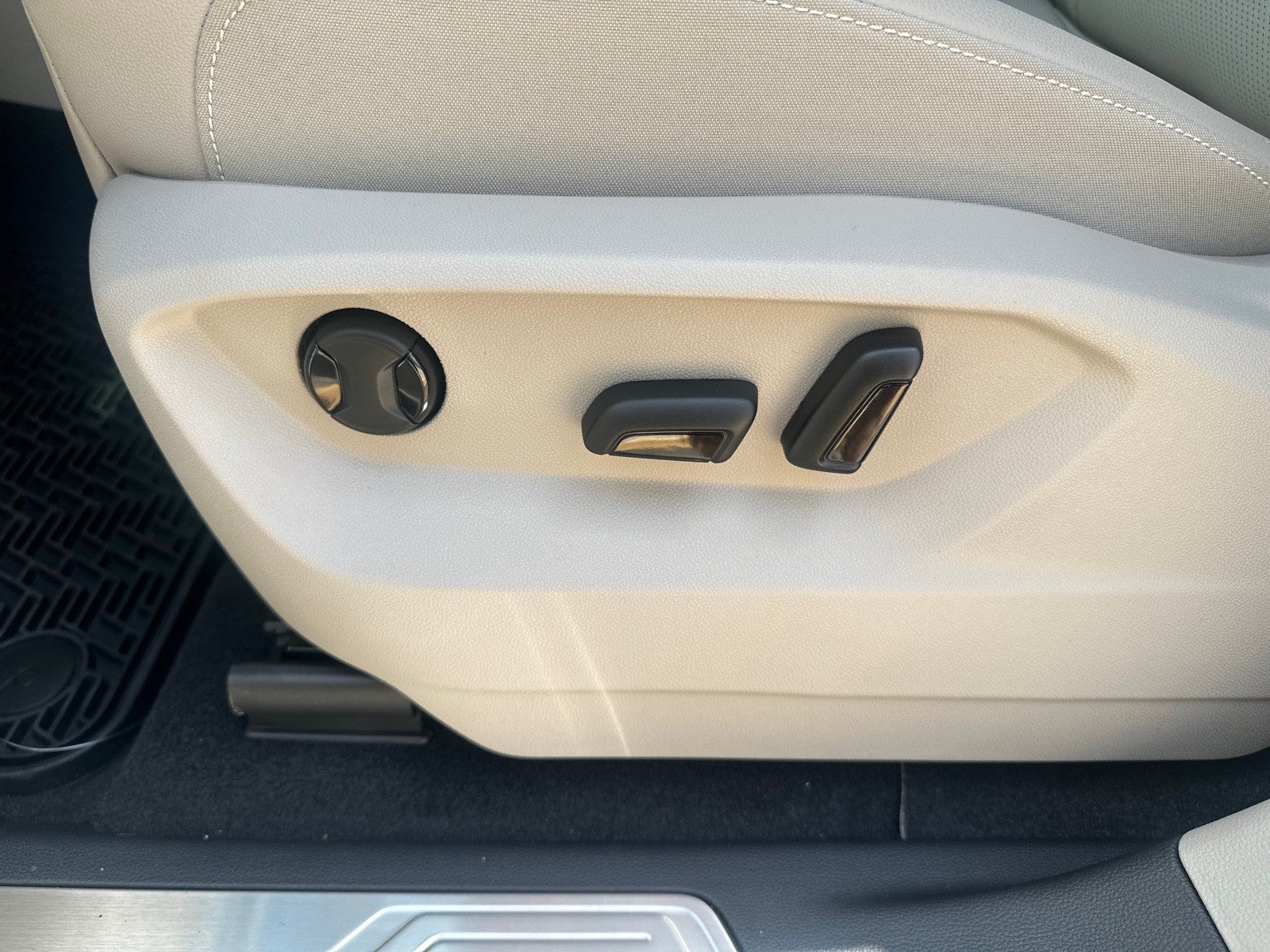 2026 Volkswagen Atlas 2.0T SE w/Technology FWD