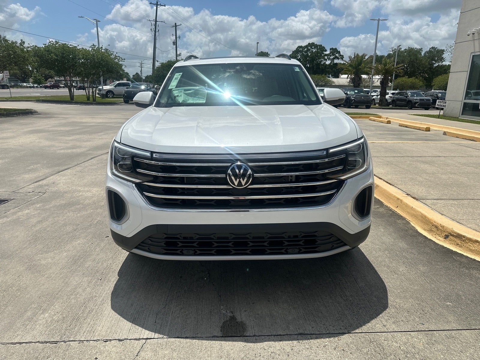 2026 Volkswagen Atlas 2.0T SE w/Technology FWD