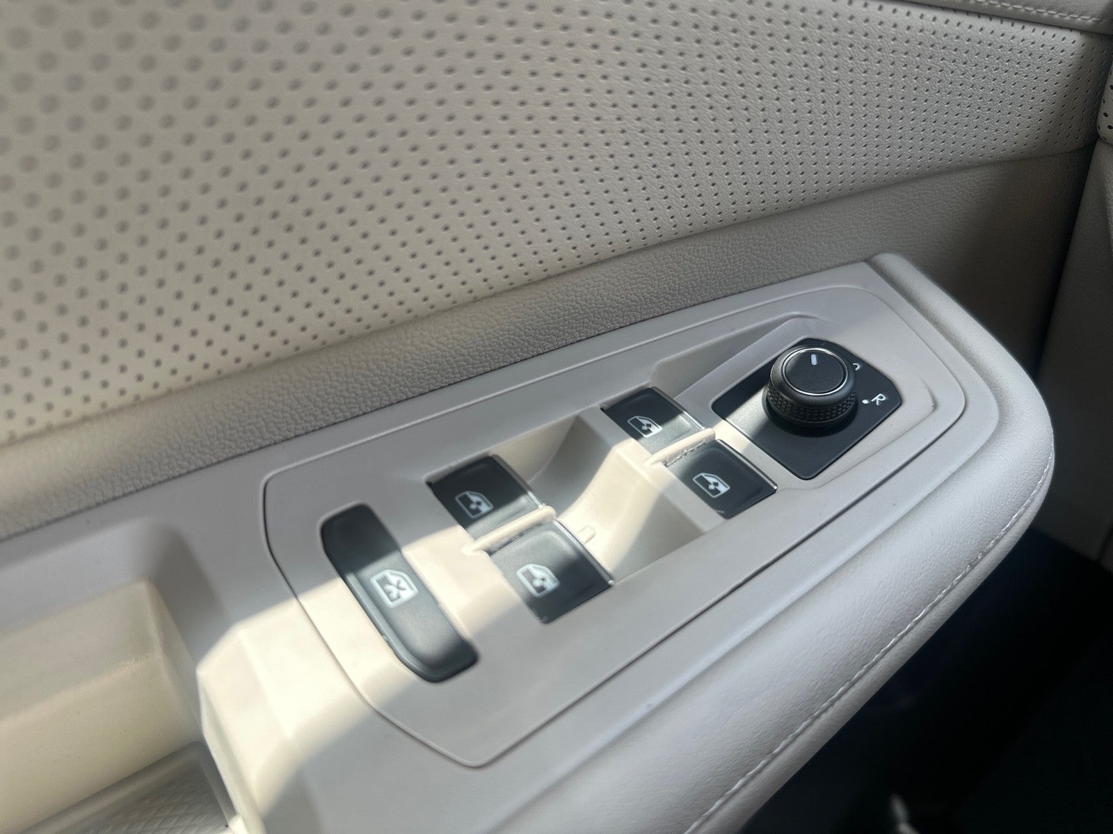 2026 Volkswagen Atlas 2.0T SE w/Technology FWD