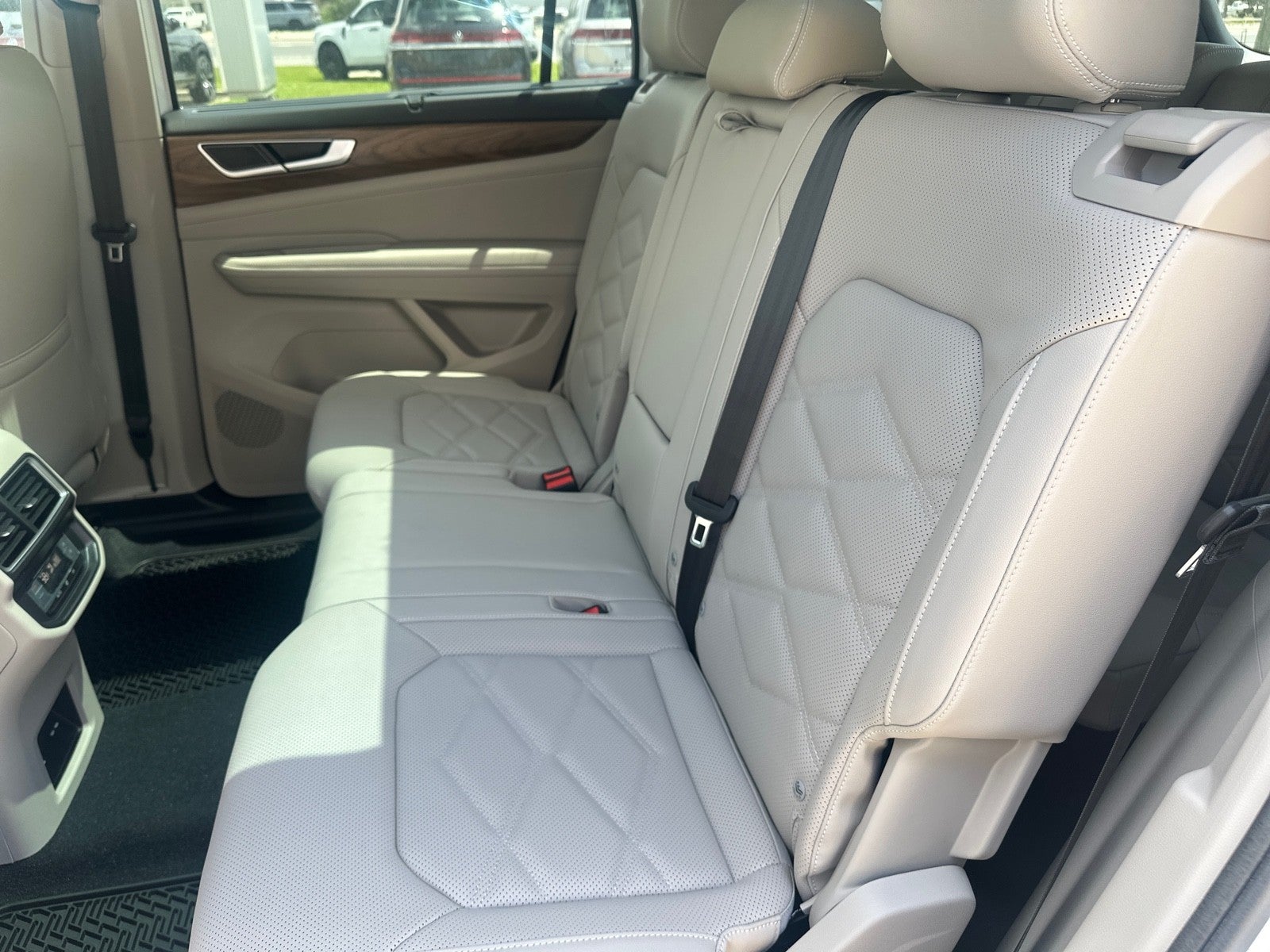 2026 Volkswagen Atlas 2.0T SE w/Technology FWD